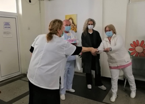 Поздравления по случай Деня на родилната помощ