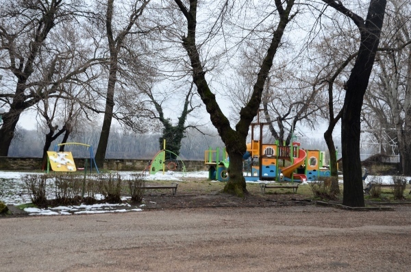 Обновяват детски площадки в Крайдунавски парк