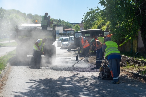 Ремонтират улици в Мездра 