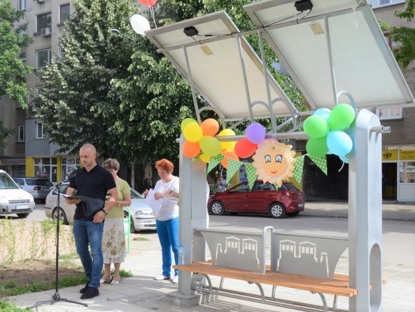 Соларната пейка във Видин вече е факт
