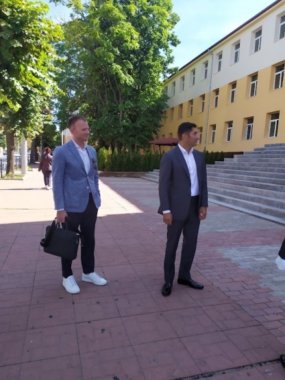 Иво Евгениев дари компютърна лаборатория