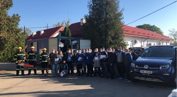 Пожарникари и доброволци се обучаваха по проект 
