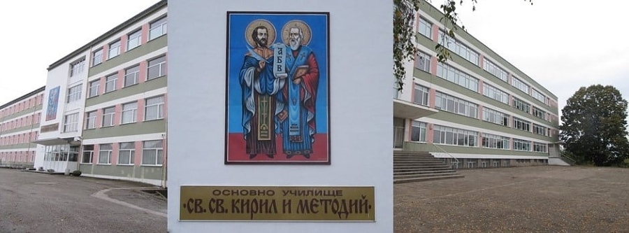 Четири училища и три детски градини остават средищни