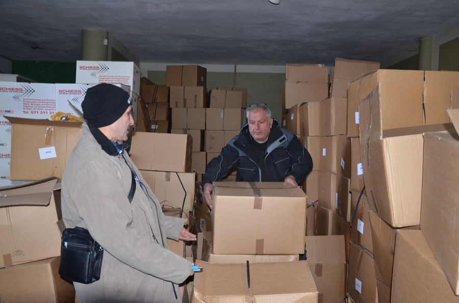 Коледни пакети за нуждаещи се жители на Общината