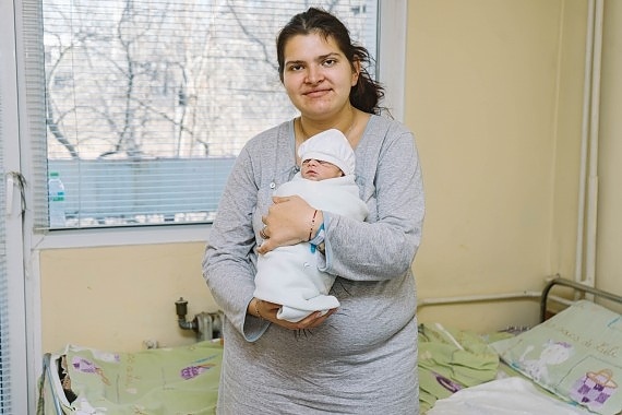 Първото бебе в Мездра за 2022 г. е момиче