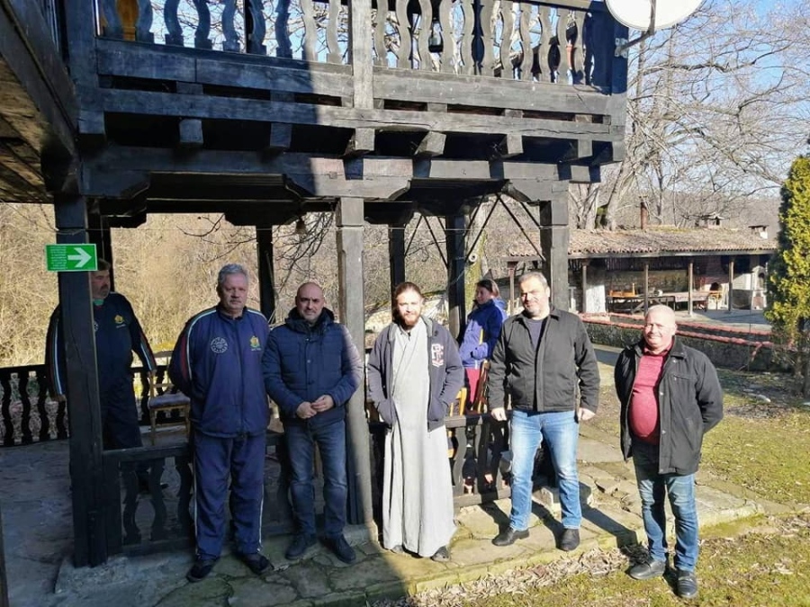Представители на ВМРО Враца се срещнаха с украински бежанци