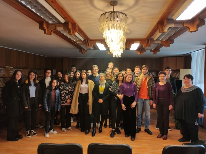 Врачански ученици се срещнаха с актьорите от филма „Ботев”