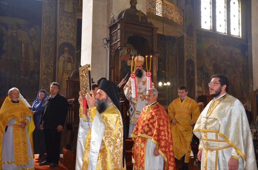 Празнична служба за Второ Възкресение в катедралния храм на Видин
