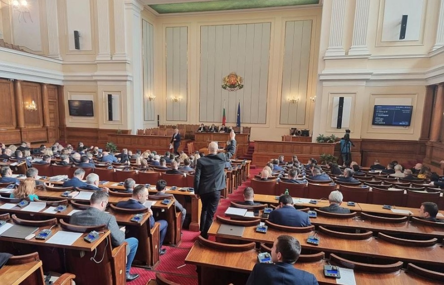 Депутатите приеха актуализацията на Бюджет 2022 