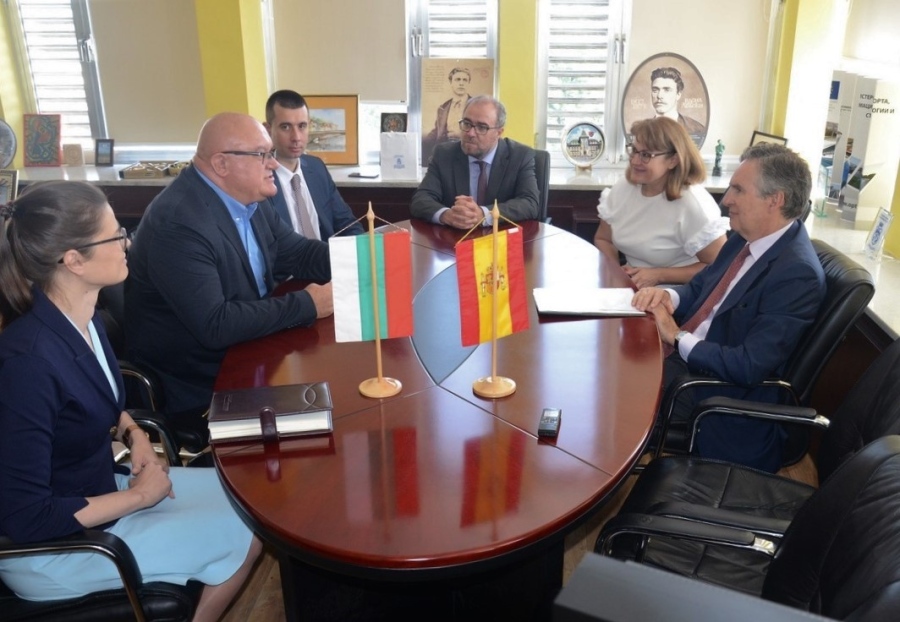 Кметът на Видин проведе среща с посланика на Кралство Испания