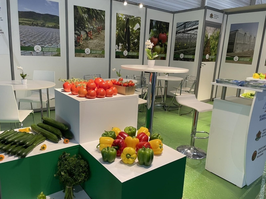Българска оранжерийна продукция на изложение в Париж