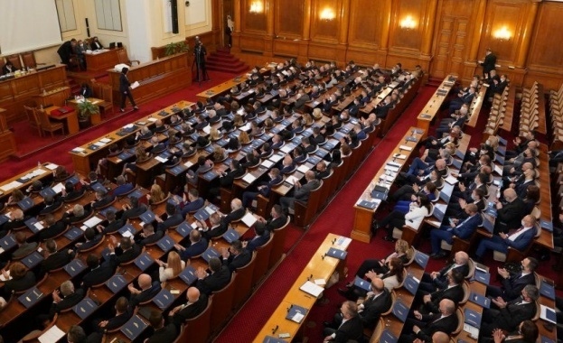 Партиите не стигнаха до общи решения след срещата в парламента