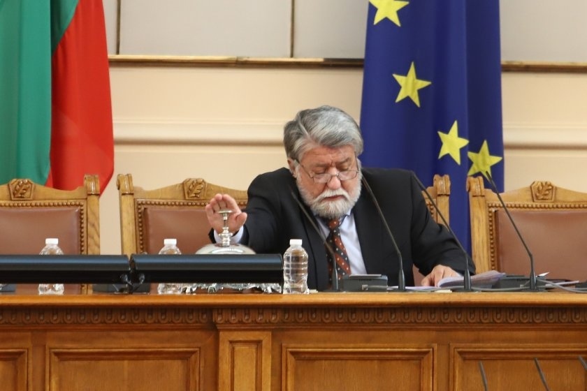 Вежди Рашидов е новият председател на парламента