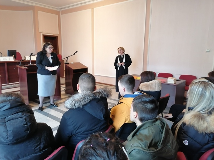 Ученици от две врачански училища посетиха Окръжен съд – Враца 