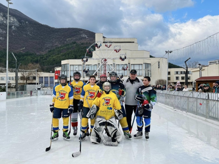 Хокей в центъра на Враца
