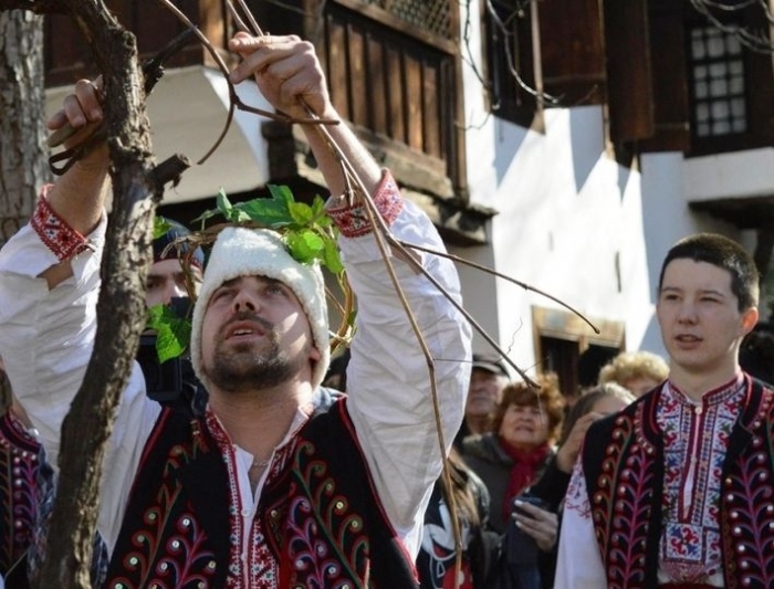 Враца  отбелязва празниците Трифон Зарезан и Денят на влюбените 