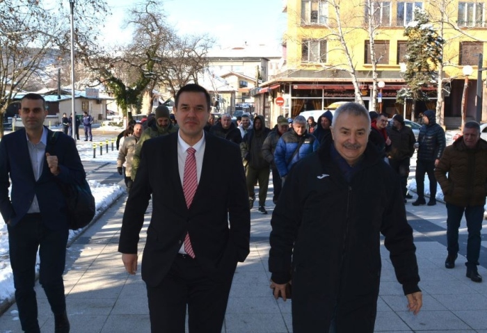 Министърът на икономиката се срещна с протестиращи в Монтана