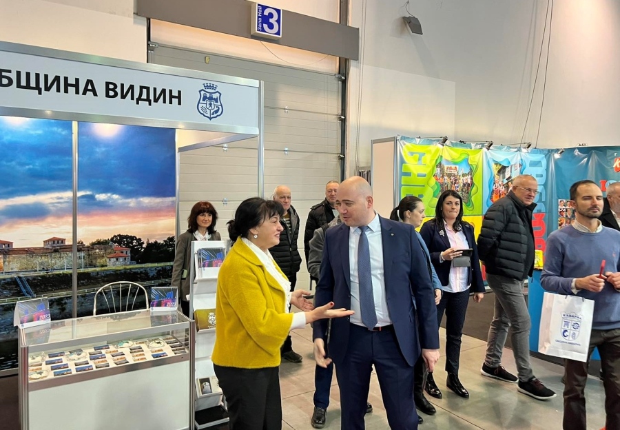 Министърът на туризма посети щанда на Община Видин 