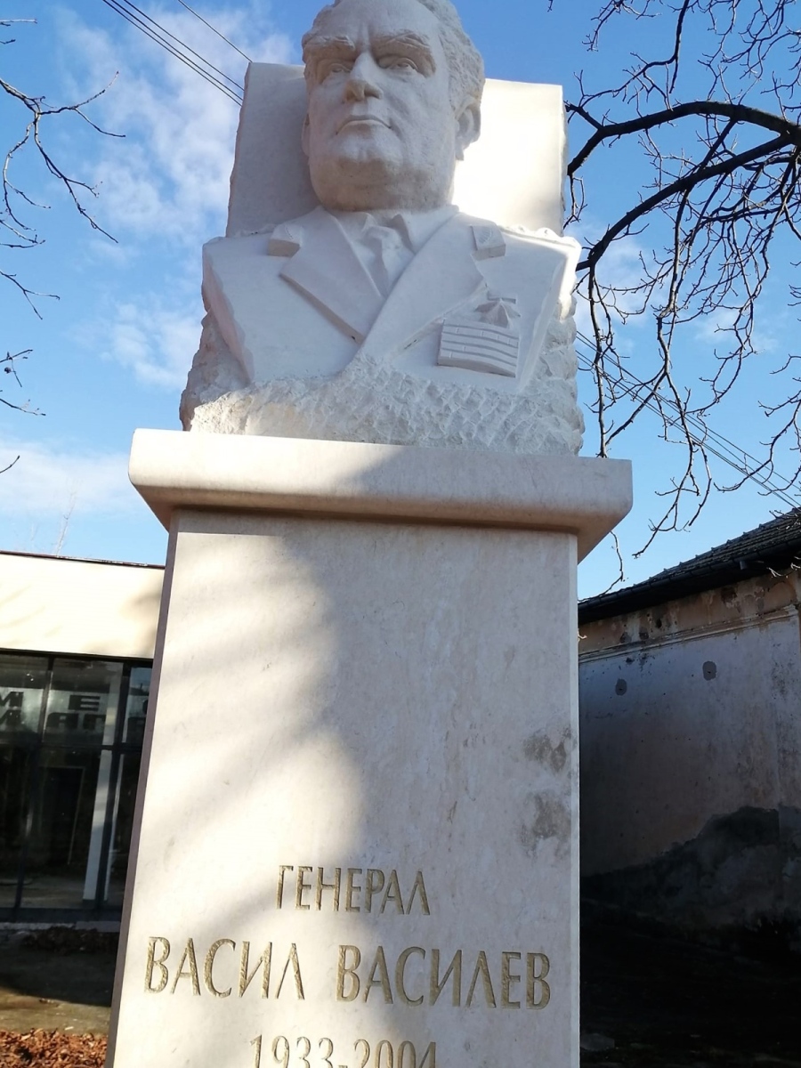 Откриват бюст-паметник в Старо село