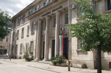 ВОС остави в ареста двама мъже, пренесли през границата над 106 кг канабис