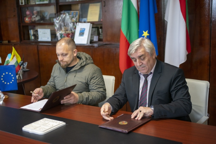 Кметовете на Мездра и на Коното́п, Украйна сключиха Споразумение 