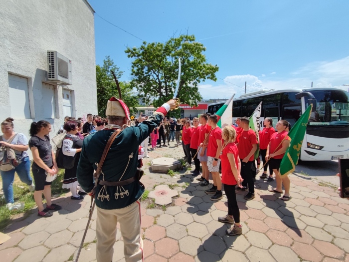 Ученици от Видин се включиха в похода „Козлодуй-Околчица”