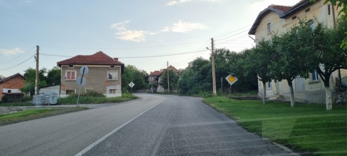 АПИ с мерки за ограничаване на скоростта във врачанското село Осен