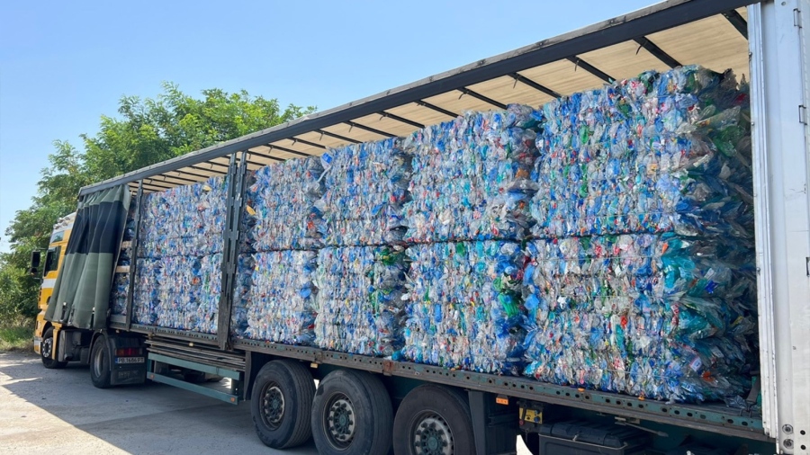 Lidl предаде за рециклиране 16 тона бутилки