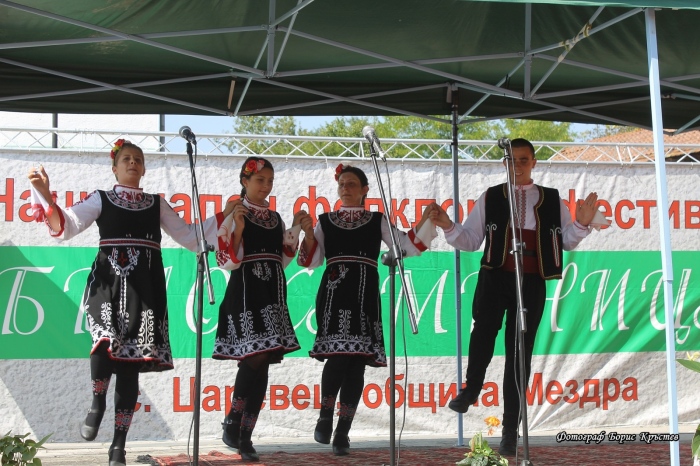 Фолклорният фестивал „Белокаменица“ събра над 250 самодейци  