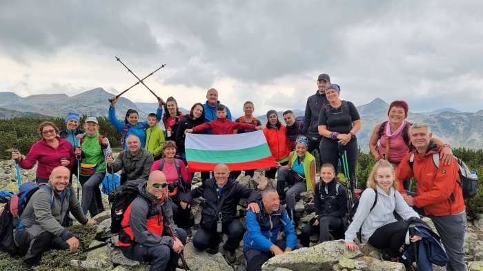 Туристи от Мездра, Враца и Роман осъществиха тридневно пътешествие в Рила планина 	
