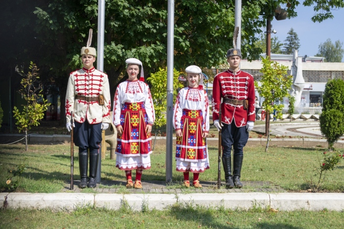 Гражданите на Мездра  честваха  138 години от Съединението  