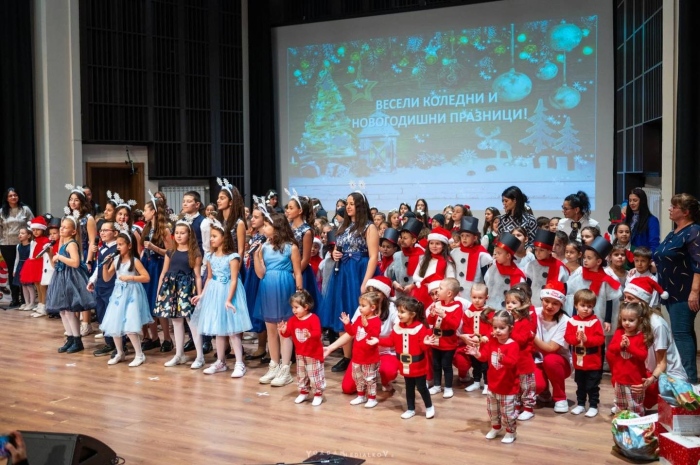 Първи  коледен концерт на децата на Враца
