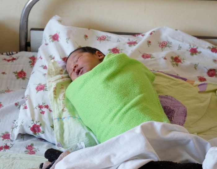 Община Мездра е изплатила помощи за новородени на 67 семейства