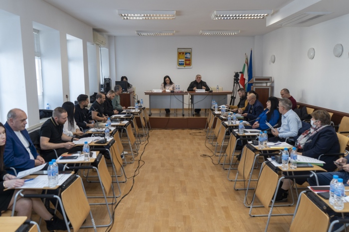 Общинският съвет прие Наредба за символиката и отличията на Община Мездра 