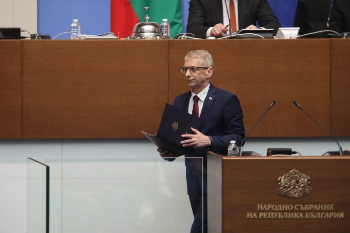 Парламентът прие оставката на Николай Денков