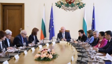 Премиерът Главчев на среща с ЦИК: Имате нашето пълно съдействие 