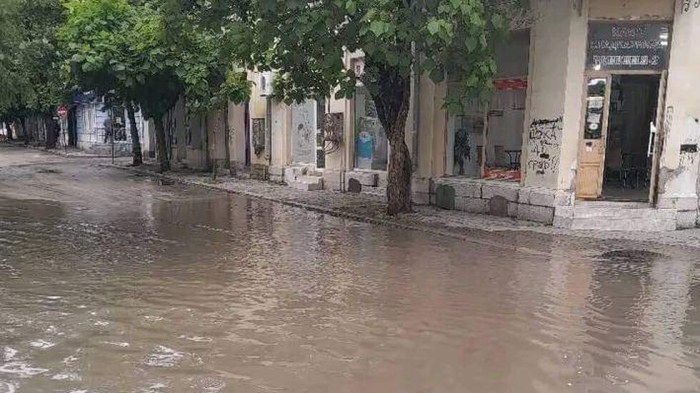Проливен дъжд във Видинско, река излезе от коритото си и наводни къщи