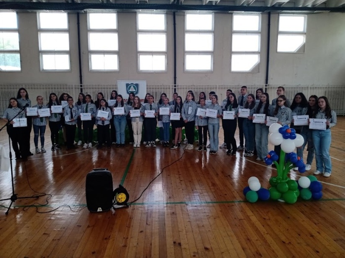 Грамоти за постигнати високи резултати получиха 140 ученици от ППМГ-Враца