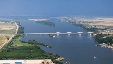 Осуетиха опити за превеждане на 62 мигранти през Дунав мост Видин-Калафат
