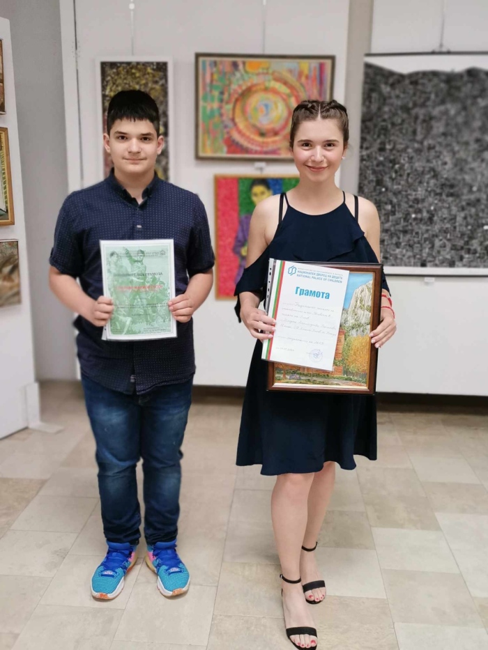 Престижни награди за Литературен клуб „Ботевци“