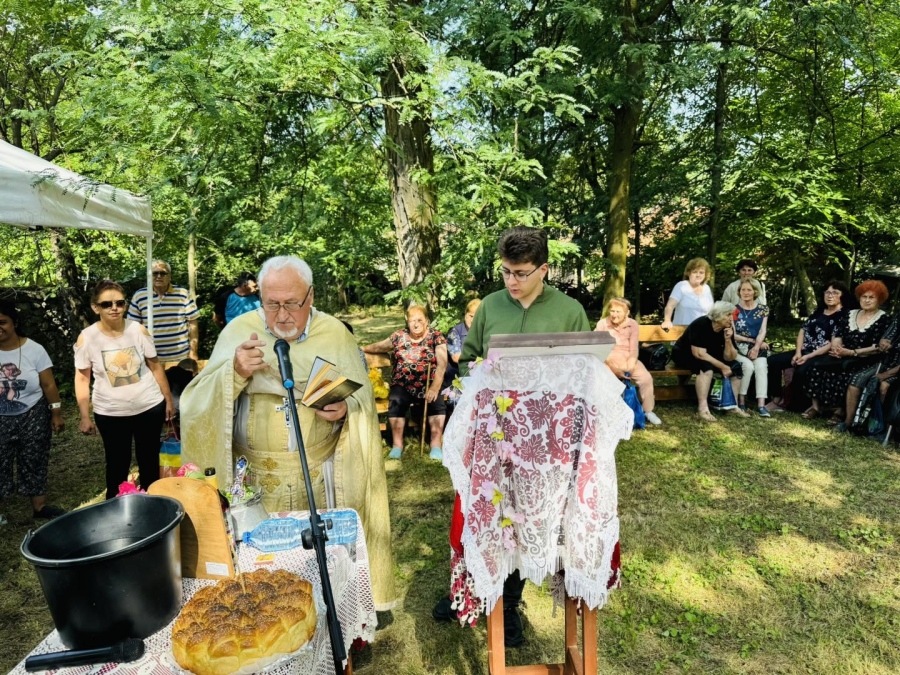 Отбелязаха храмов празник в село Чирен