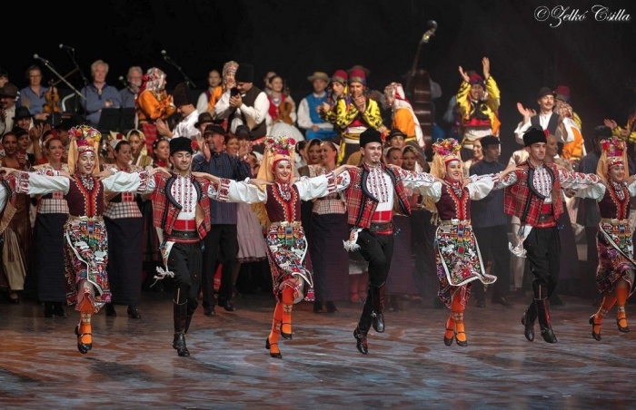 Ансамбъл „Мездра“ взе участие в международен фолклорен фестивал в Будапеща 