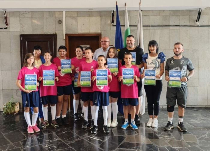 Кметът на Видин се срещна с децата от спортно-социалната школа „Реал Мадрид“