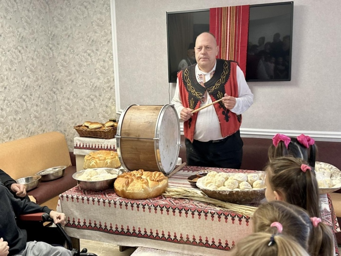 Ритуално месене на хляб в Дневен център „Зорница“-Враца