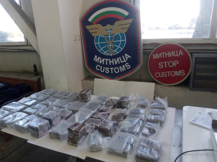 Задържаха турчин за контрабанда на около 92 килограма хашиш 