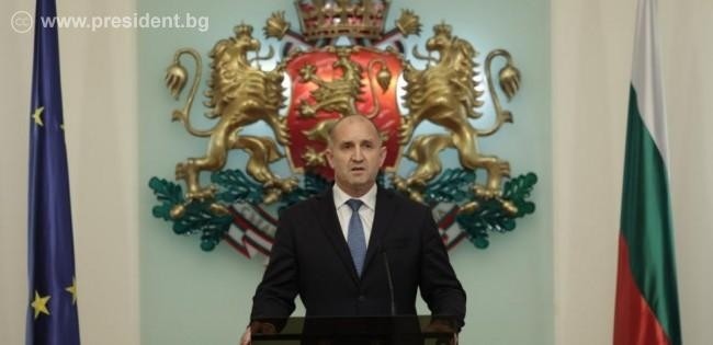 Държавният глава внася в Народното събрание предложение за провеждане на референдум 