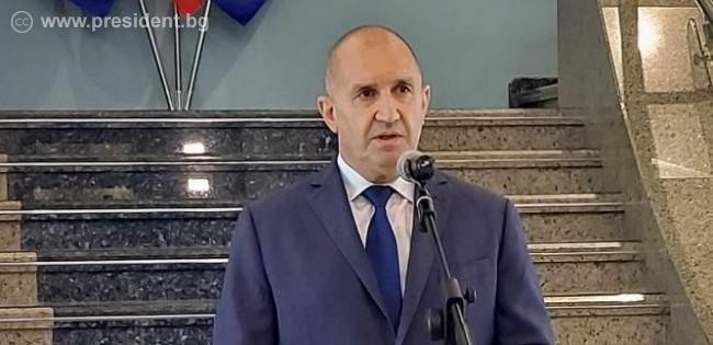 Радев сезира Конституционния съд заради решението на Киселова за референдума за еврото