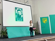 Близо 100 ученици от страната рецитират Ботеви стихове 