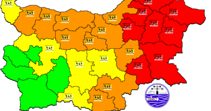 НИМХ издаде червен код за 8 области за вторник 
