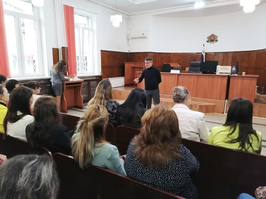 Районен съд – Враца съвместно с НИП организираха обучение за справяне със стреса 